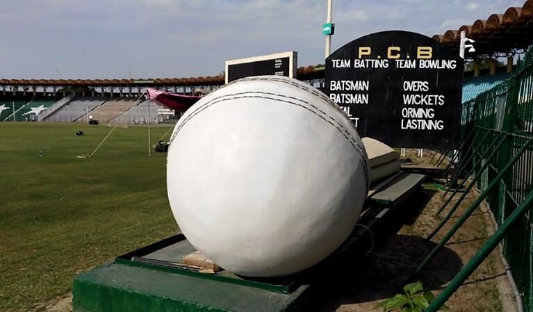 biggest-cricket-ball