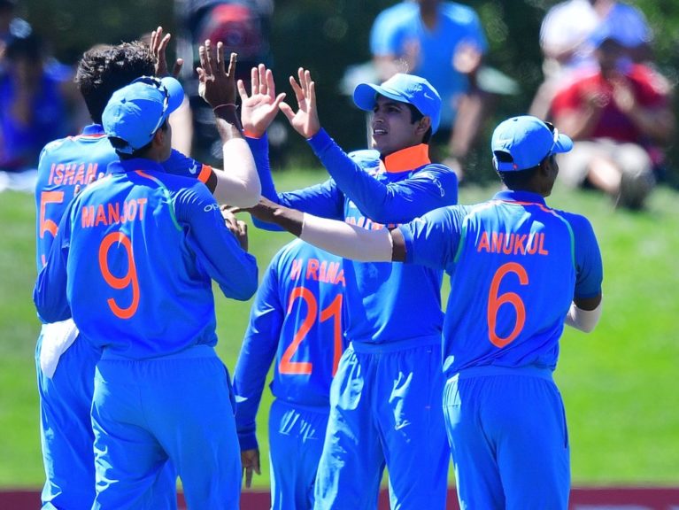 انڈر 19 ورلڈ کپ سیمی فائنل:  بھارت نے پاکستانی ٹیم کو عبرتناک شکست دے دی
