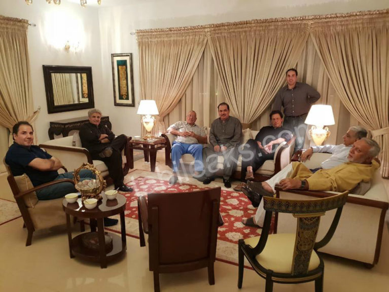 تابی لیکس ،،، عمران خان کی ذاکر خان اور کرکٹنگ دوستوں سے اہم ملاقات